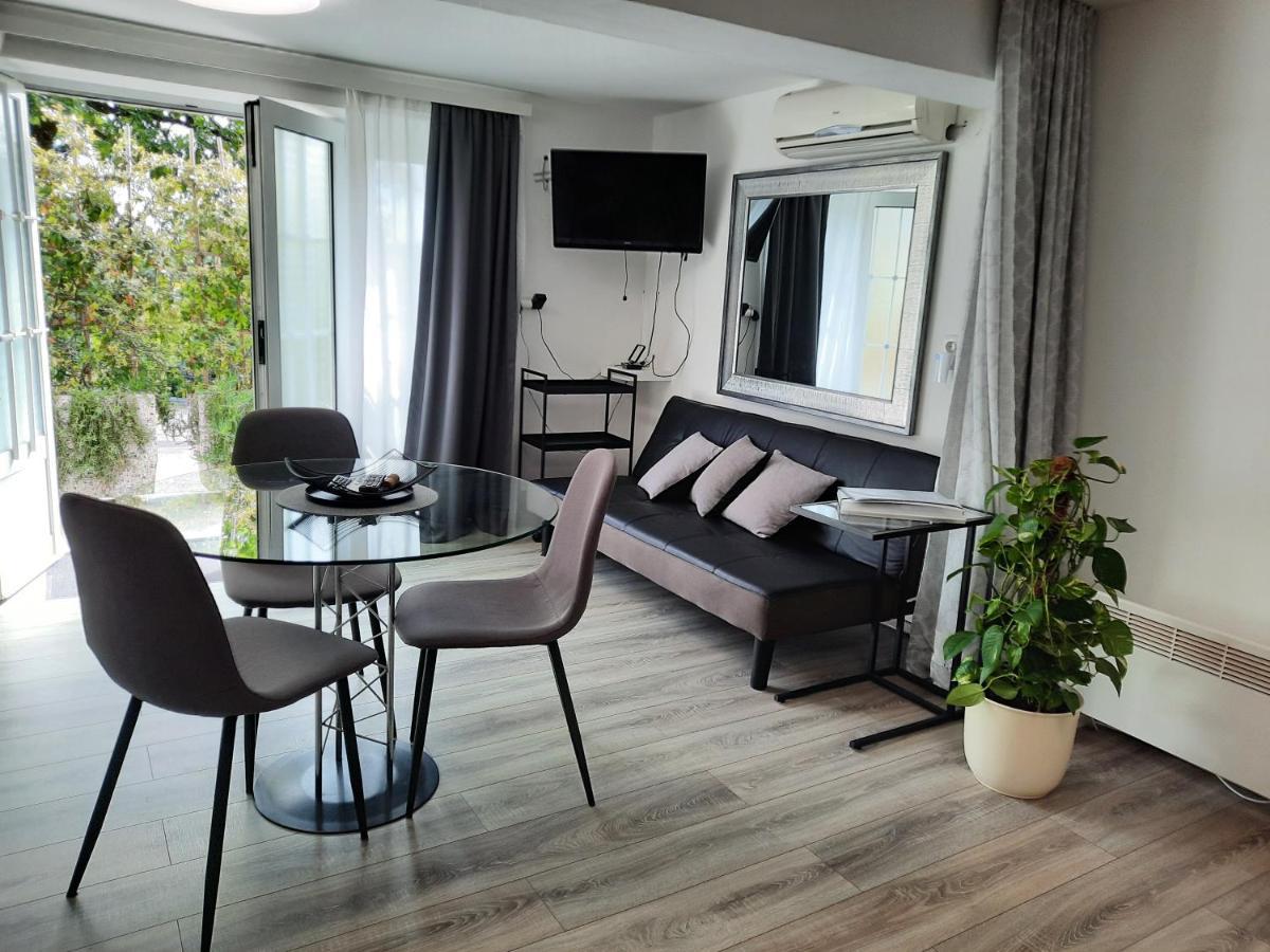 Apartments Anita Crikvenica Eksteriør bilde